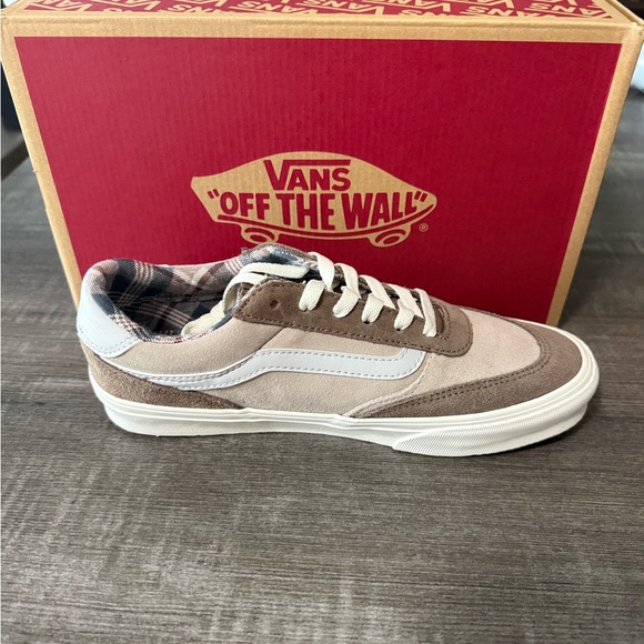 Vans Brooklyn Ls in Outdoor Plaid Warm Taupe - Picture 3 of 4